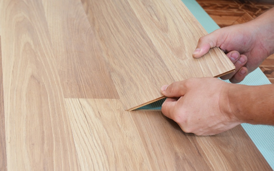 Hybrid Flooring vs. Traditional Vinyl Flooring: Key Differences and Advantages