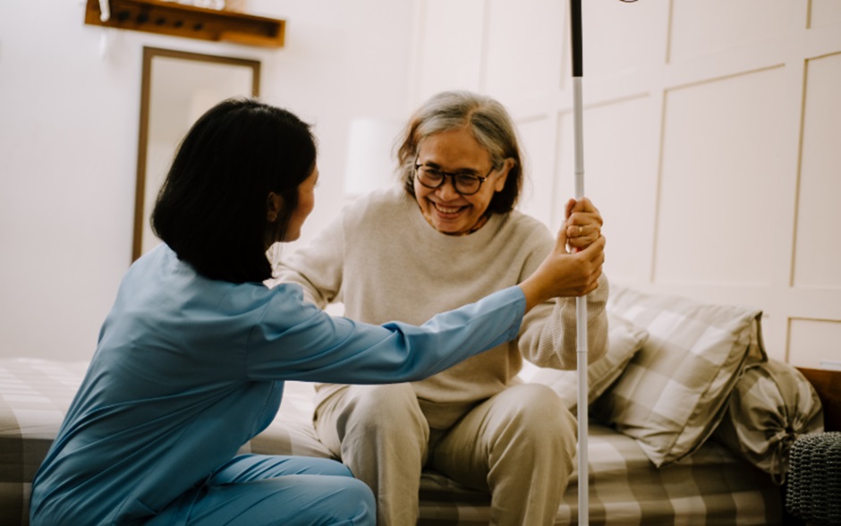 Determining When to Opt for Elderly Day Care for Your Loved One