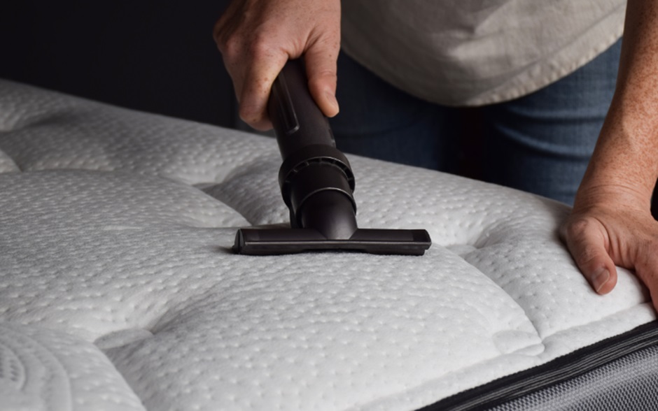 Top 5 Signs It is Time for a Mattress Topper Cleaning Service