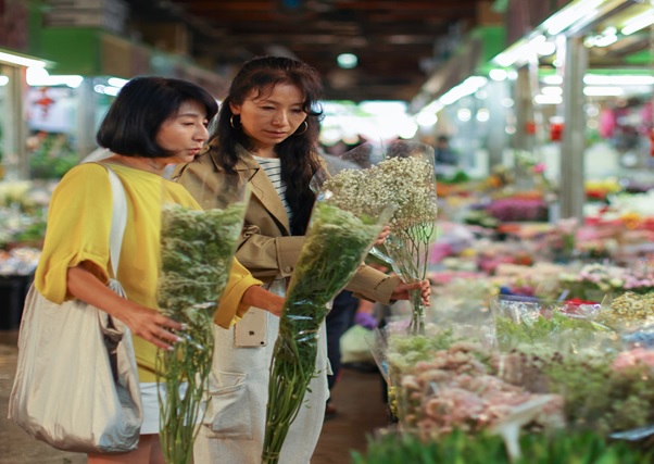 Flower Market Shopping